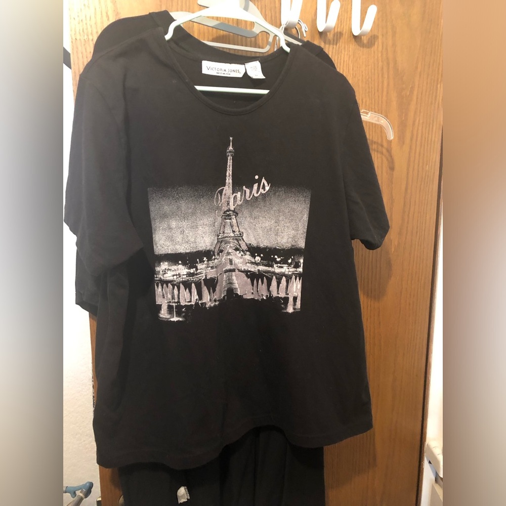Vintage Victoria Jones Paris Graphic T-Shirt- 44A $30 or $25 w/offer. *tee deal